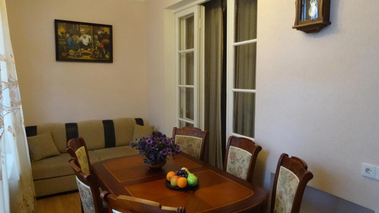 Apartment vake-saburtalo Tbilisi Buitenkant foto
